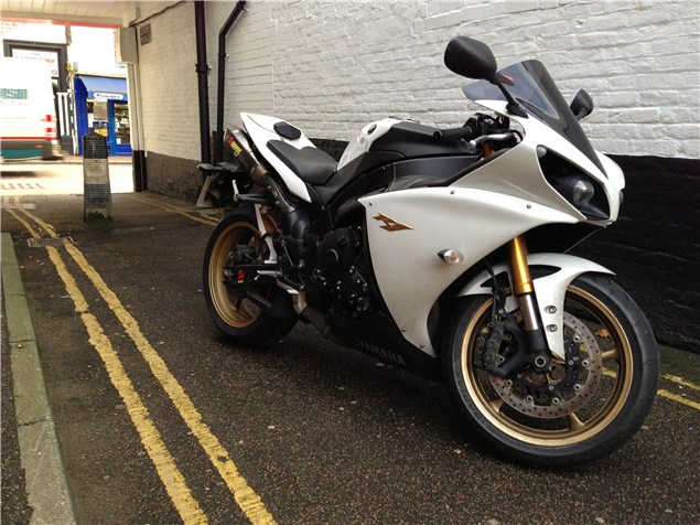 Yamaha R1: Is it any good as a commuter?