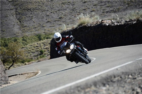 2013 Triumph Street Triple R review