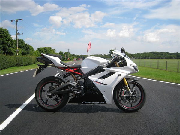 Triumph Daytona 675R review: UK roads