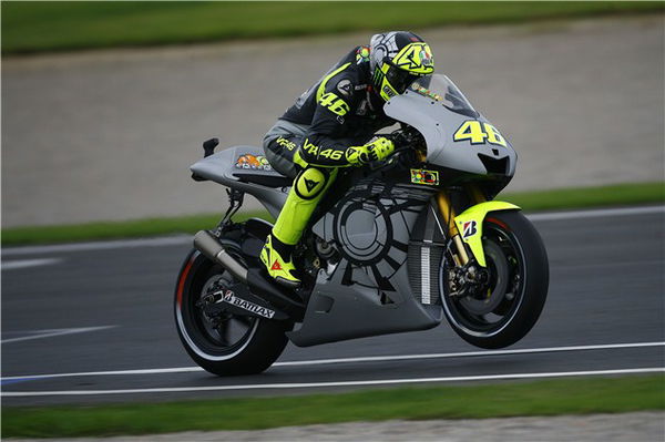 First shots: Rossi and Yamaha reunited