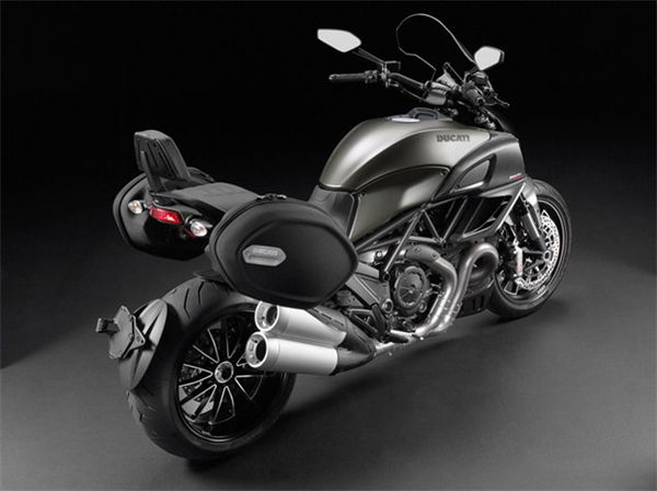 2013 Ducati Diavel Strada