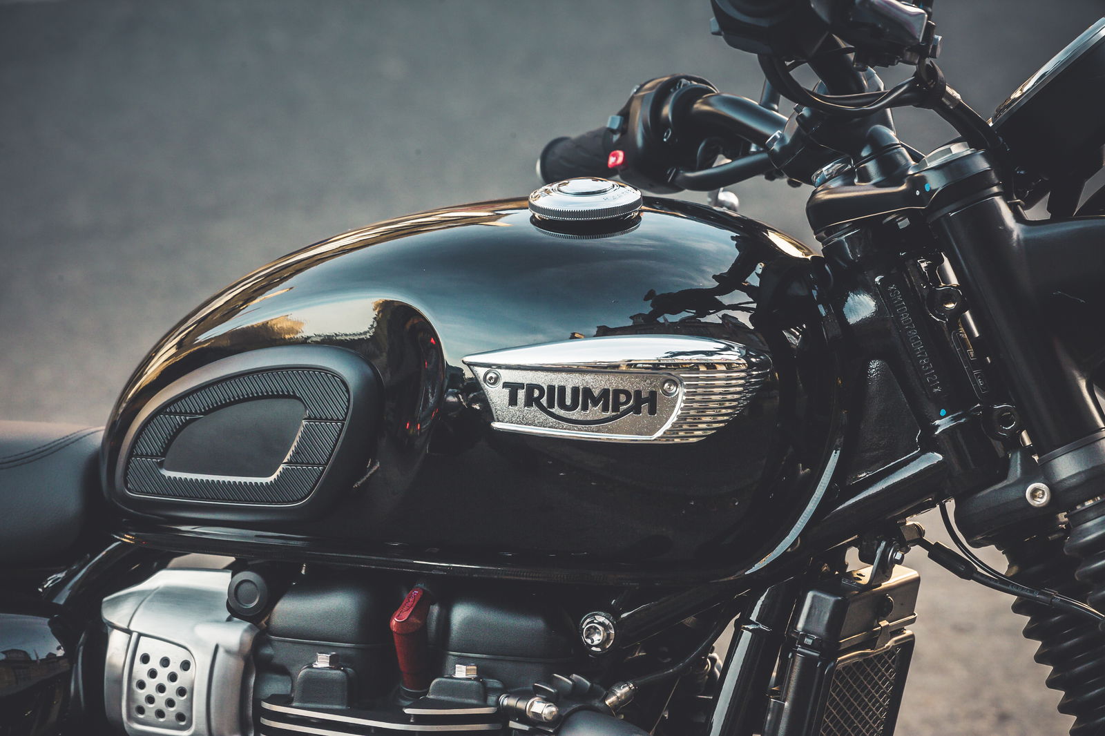 Triumph Bonneville T100 super gallery