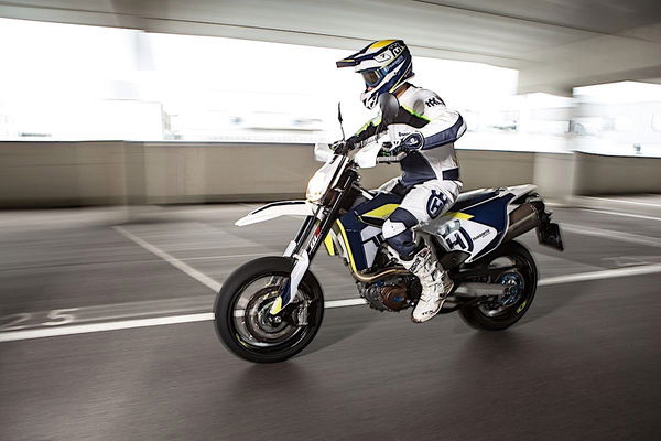 VIDEO: 701 Supermoto (2019) review