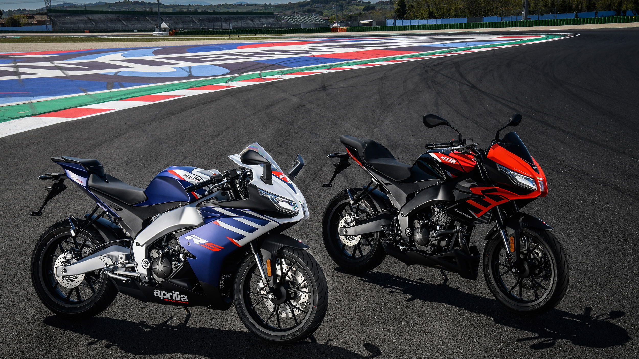 01-aprilia-rs-125-e-tuono-125.jpg