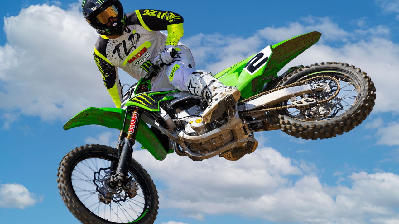Jeremy McGrath on Kawasaki KX450 with Maxxis tyres
