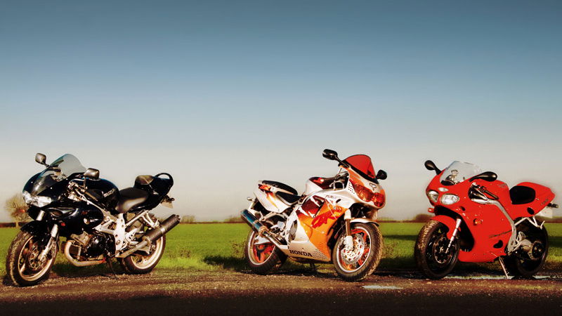 Future Classics: 97 Suzuki TL1000S, 94 Honda Fireblade & 98 Triumph T595 Daytona