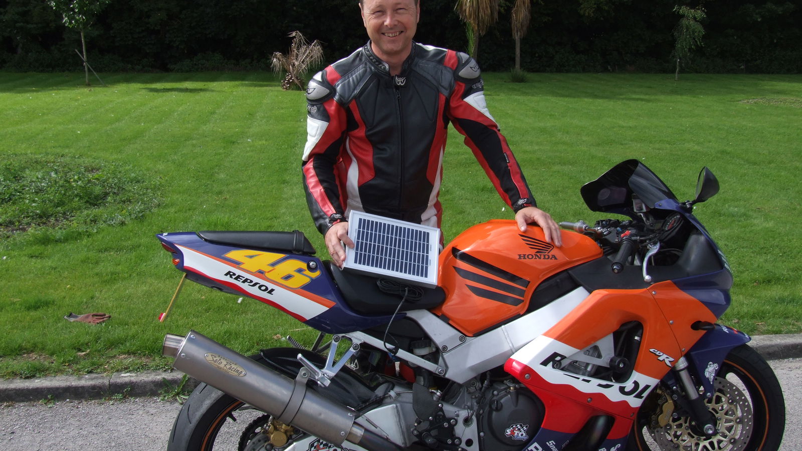 Charge your bike by sunshine