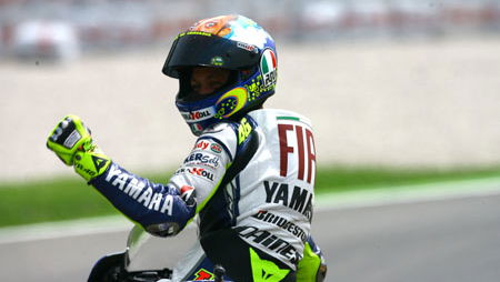 Rossi quashes Suzuki rumours