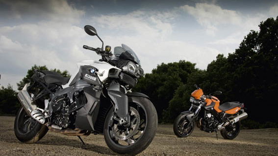 Supersize Me - BMW F800R vs. K1300R