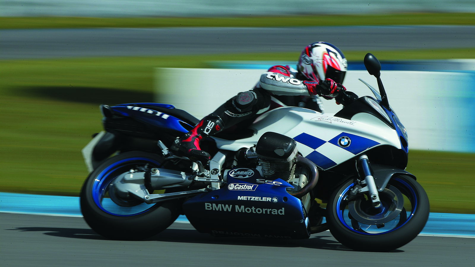 First Ride: BMW R1100S Boxer Cup Replica