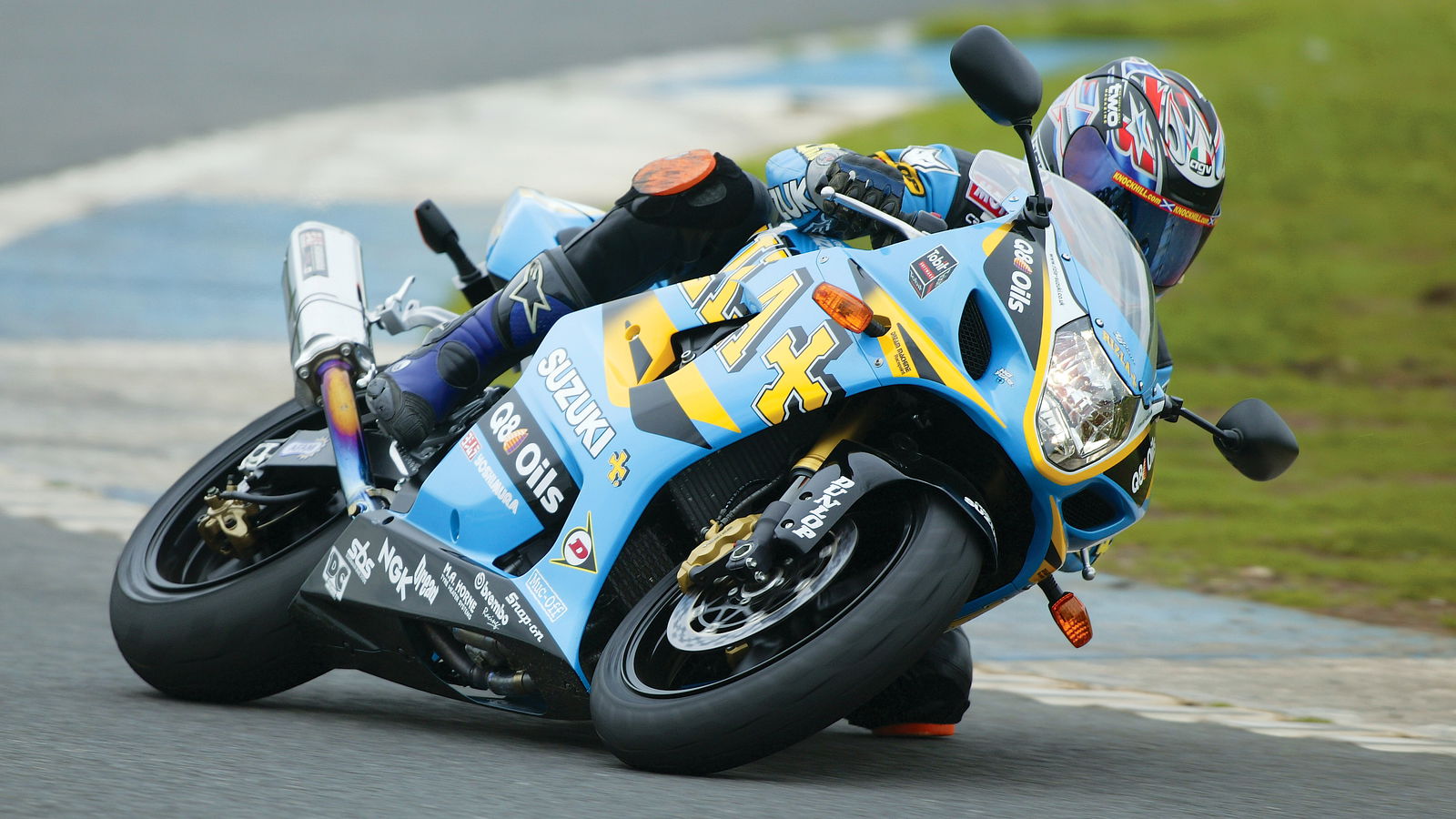 First Ride: 2002 Crescent Rizla GSX-R1000 review