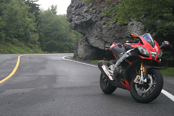 Aprilia RSV4 Factory vs. The Diamondback