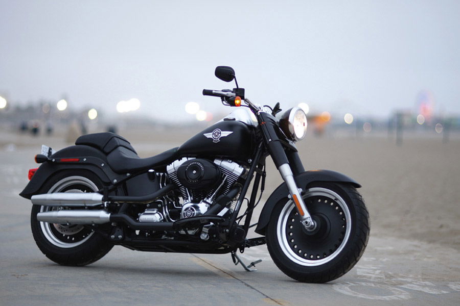 Harley Davidson Rocker C - first UK ride