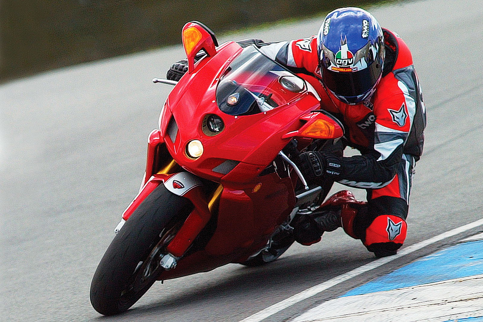 Aprilia RSV4 Factory vs. The Diamondback