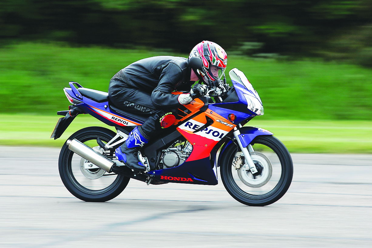 Niall's Spin: 2004 Yamaha FZ6