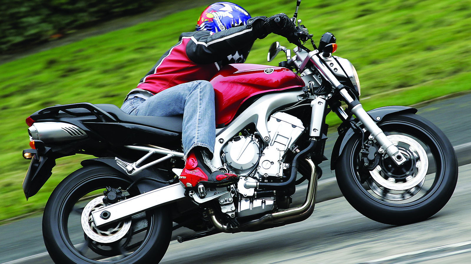 Niall's Spin: 2004 Yamaha FZ6