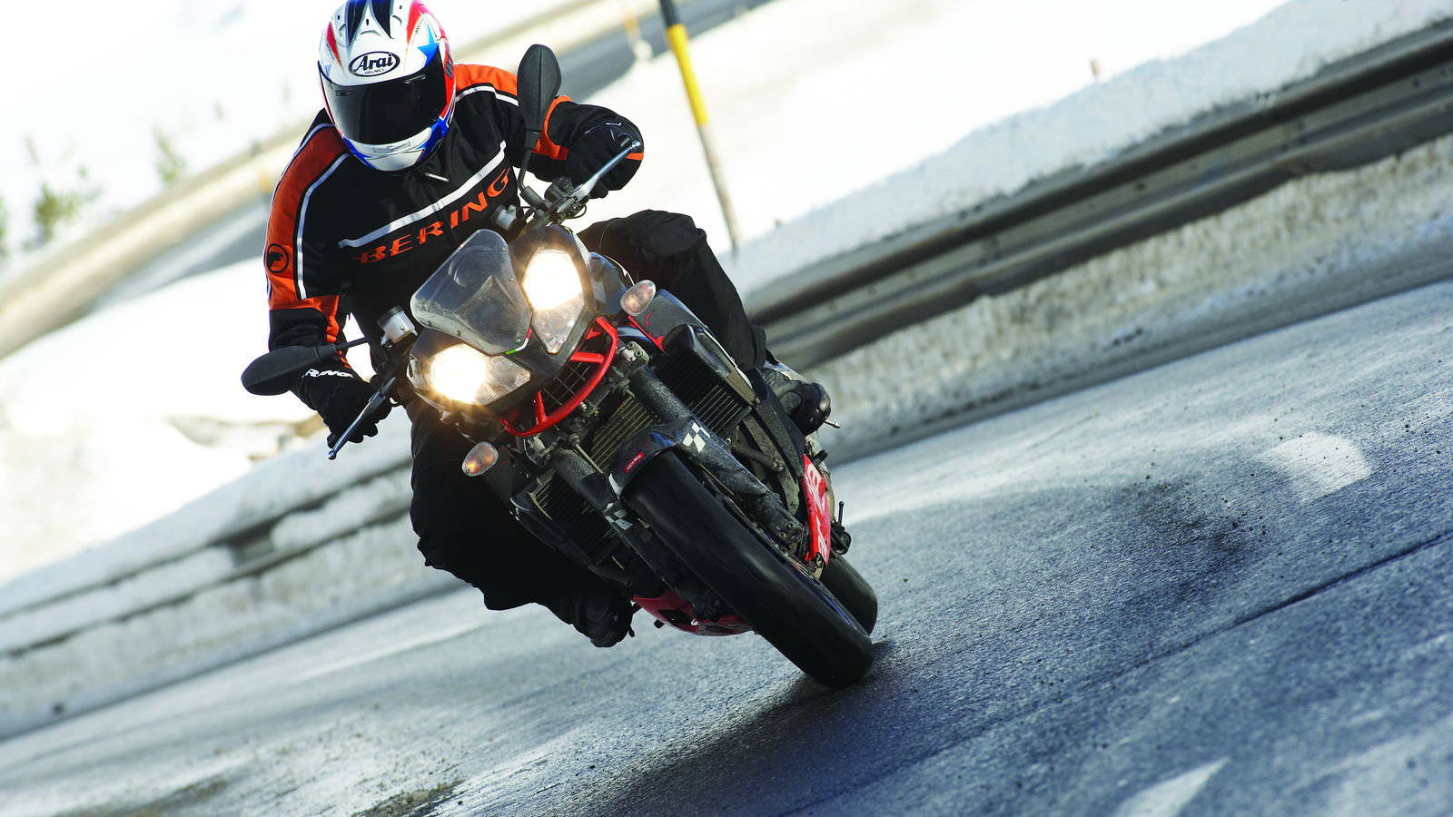 Niall's Spin: 2006 Aprilia Tuono R