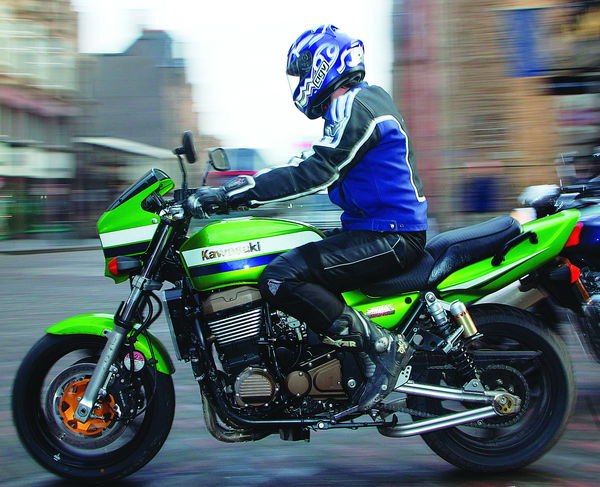 Niall's Spin: Kawasaki ZRX1200