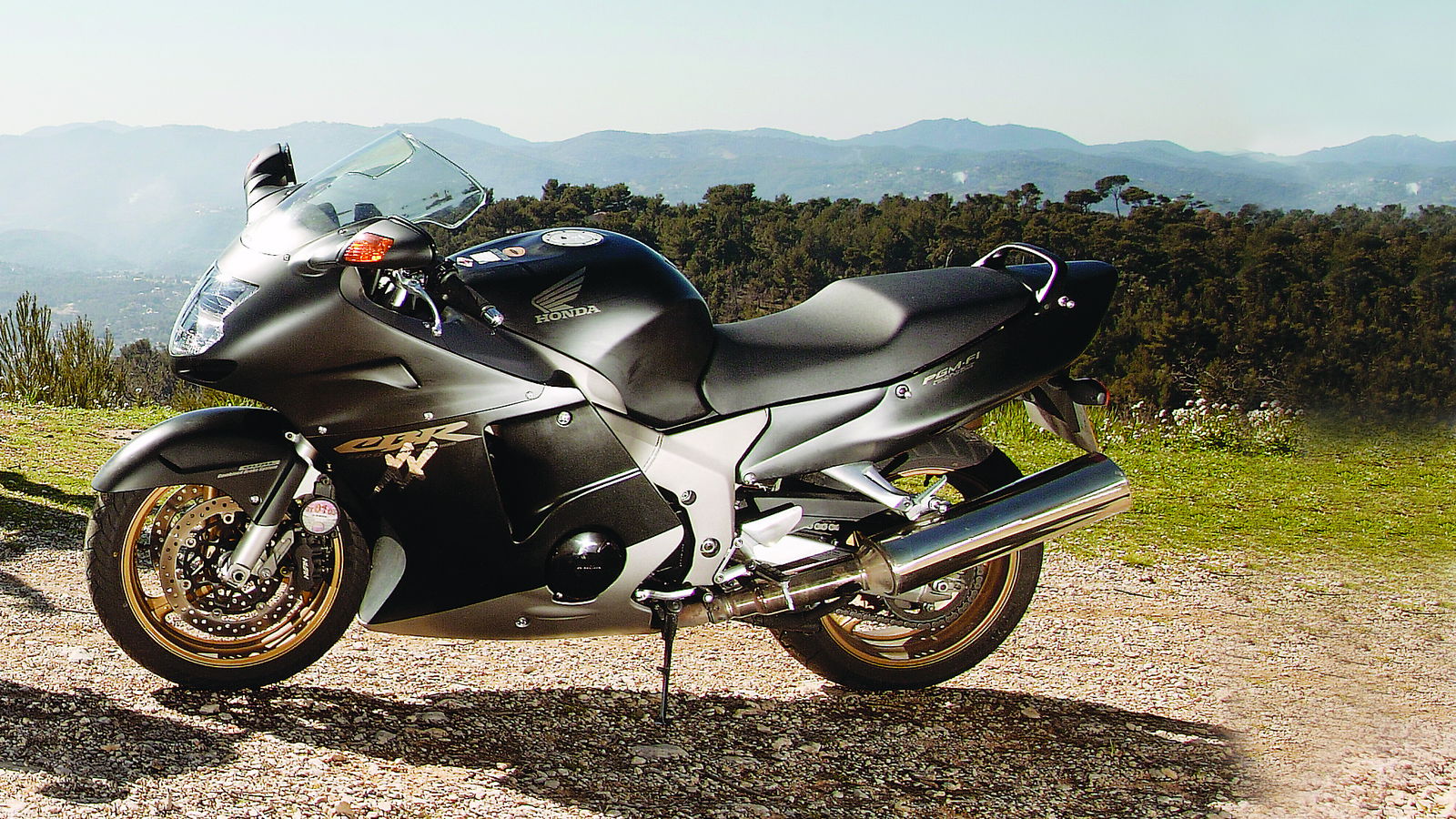 Niall's Spin: Honda CBR1100XX Super Blackbird