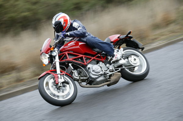 Ducati Monster S2R 1000 (2006)