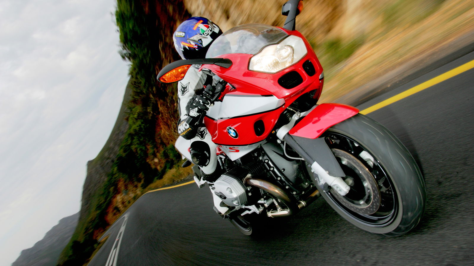 First Ride: 2006 BMW R1200S