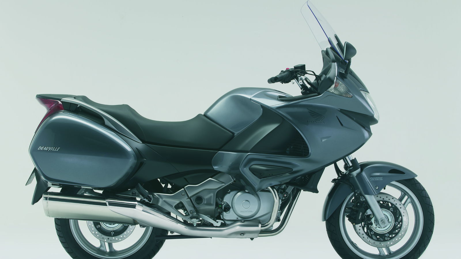 First Ride: 2006 Honda Deauville