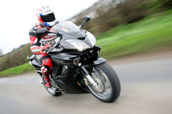 First Ride: 2006 Honda VFR800 VTEC ABS