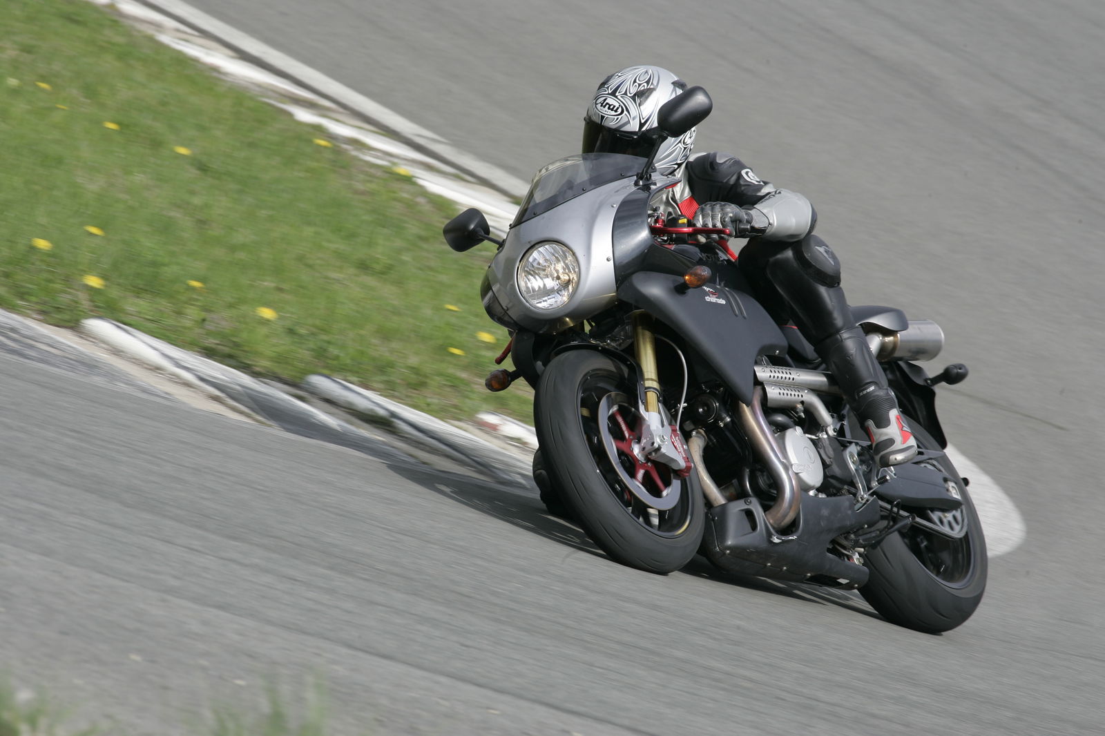 First Ride: 2006 Bimota DB6 Delirio