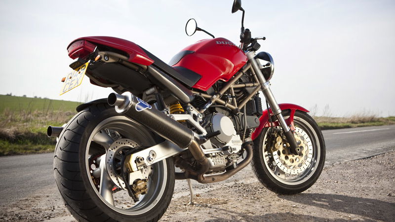 Ducati Monster M900 (1993) review