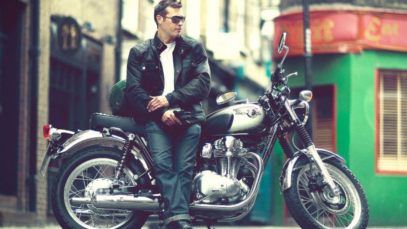 2011 Kawasaki W800 pics and specs