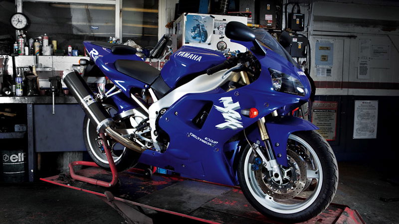 1998 Yamaha R1 review