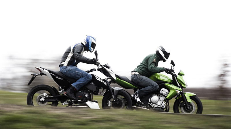 KTM Duke VS Kawasaki ER-6n