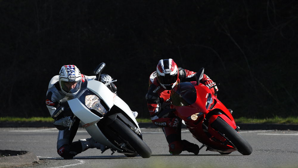 KTM RC8 vs. Ducati 1098 - Euro Fighters