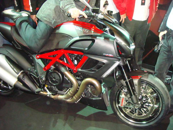 Ducati Diavel: first pictures emerge