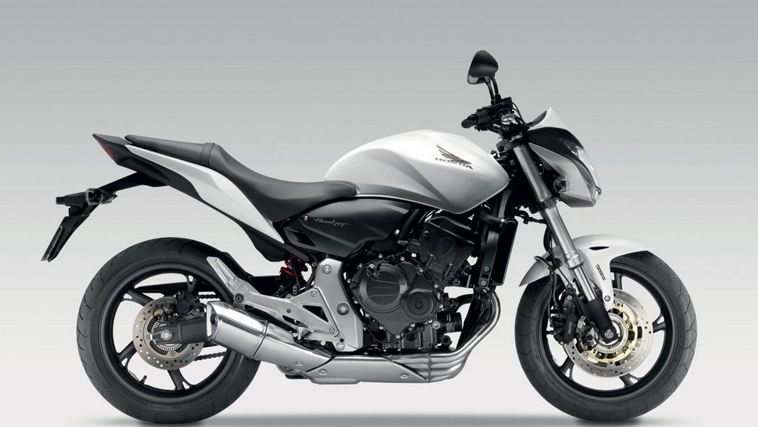 First Look: 2011 Honda Hornet