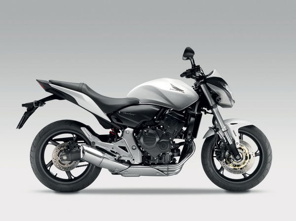 First Look: 2011 Honda Hornet