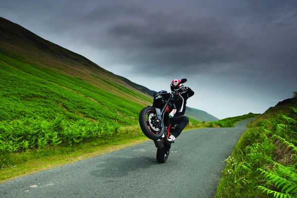 KTM 690 Duke R vs. Yorkshire Dales