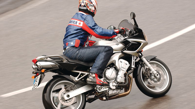 First Ride: 2004 Yamaha FZ6 Fazer