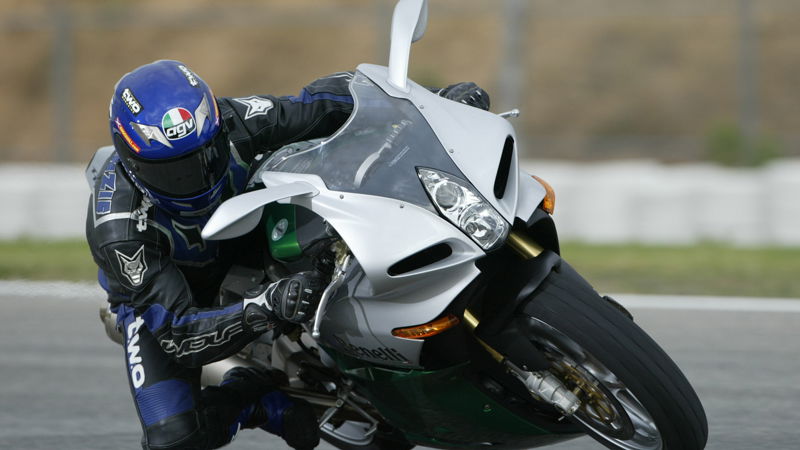 Italian Exotica - Aprilia RSV-R Mille, Benelli Tornado & Ducati 999
