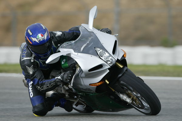 Italian Exotica - Aprilia RSV-R Mille, Benelli Tornado & Ducati 999
