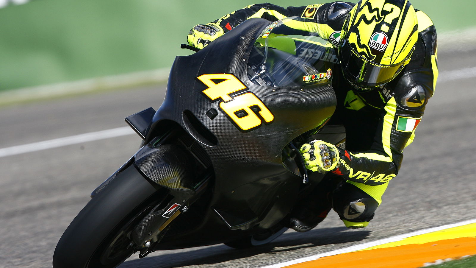 Pic Special: Rossi tests 2011 Ducati