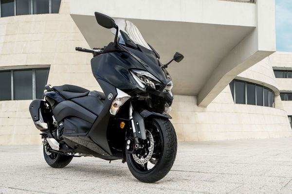 Yamaha TMAX motovlog review