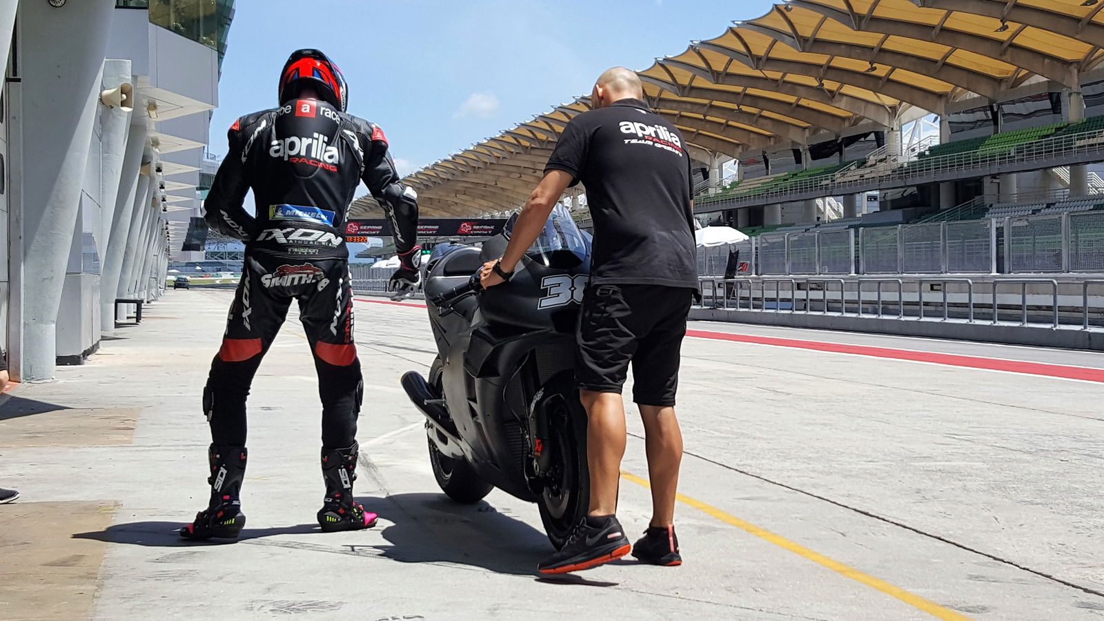 Aprilia 'super happy' with Smith, five wild-cards