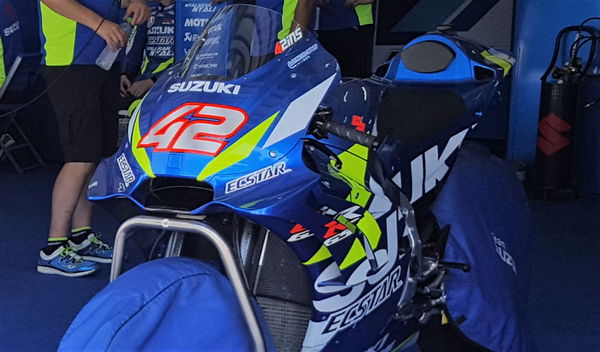 PICS: Valentino Rossi's new Sepang test helmet