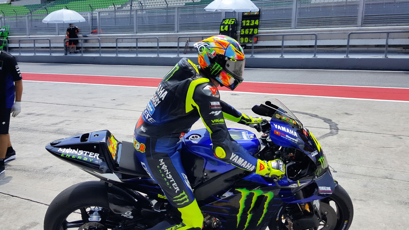 PICS: Valentino Rossi's new Sepang test helmet