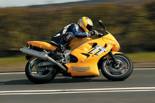 First Ride: 2002 Yamaha YZF-R6