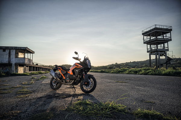 2023 KTM 1290 Super Adventure S. - KTM