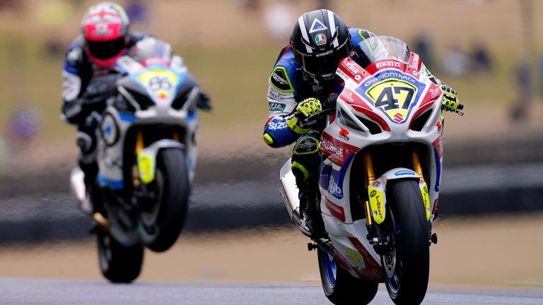 Richard Cooper leads Charlie Nesbitt, 2022 National Superstock, Brands Hatch.