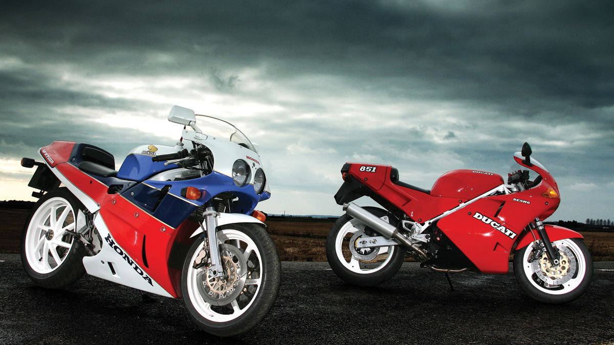 Class of '89: Honda RC30 V Ducati 851