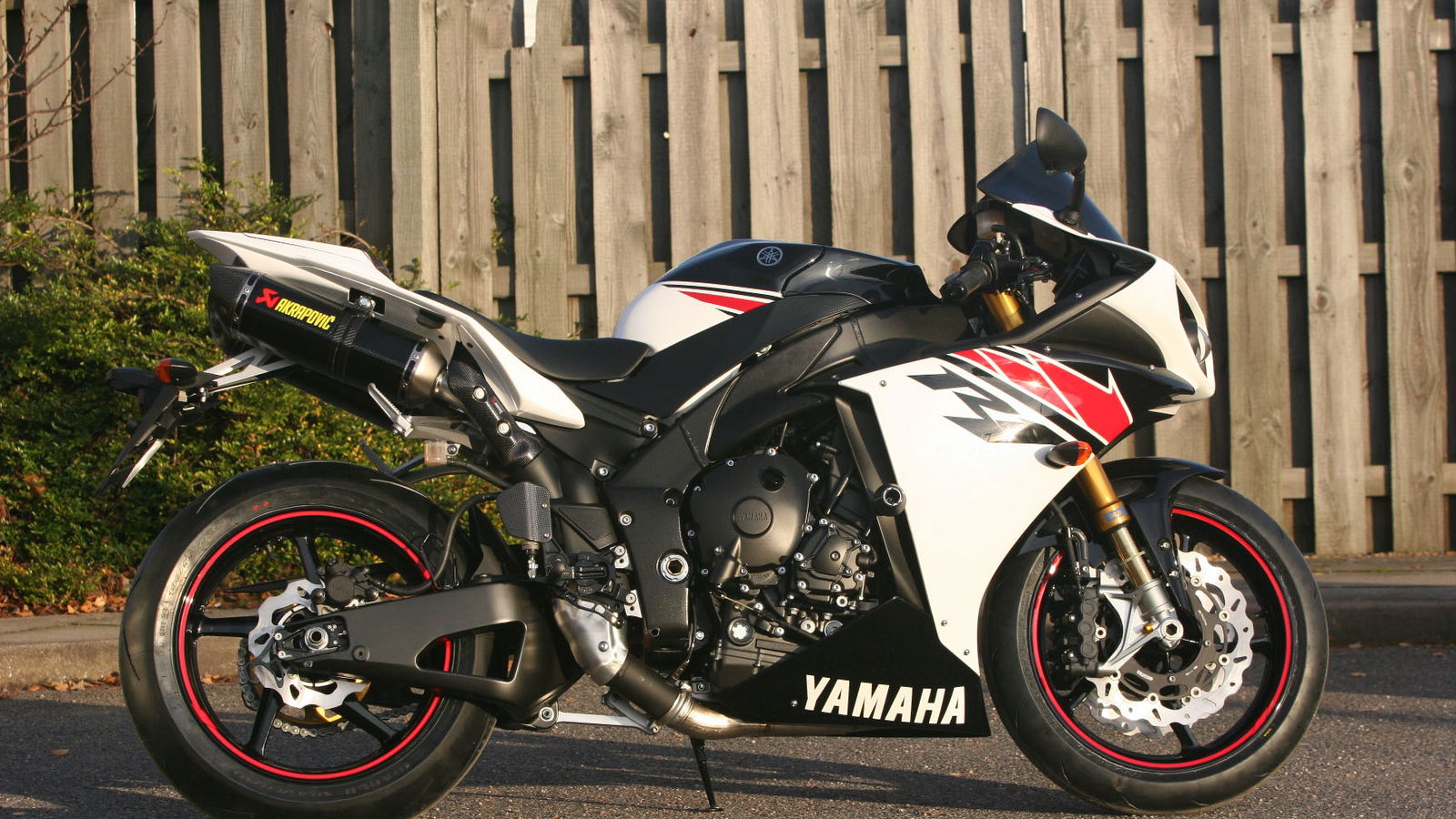 Öhlins and Yamaha's special edition R1 and R6